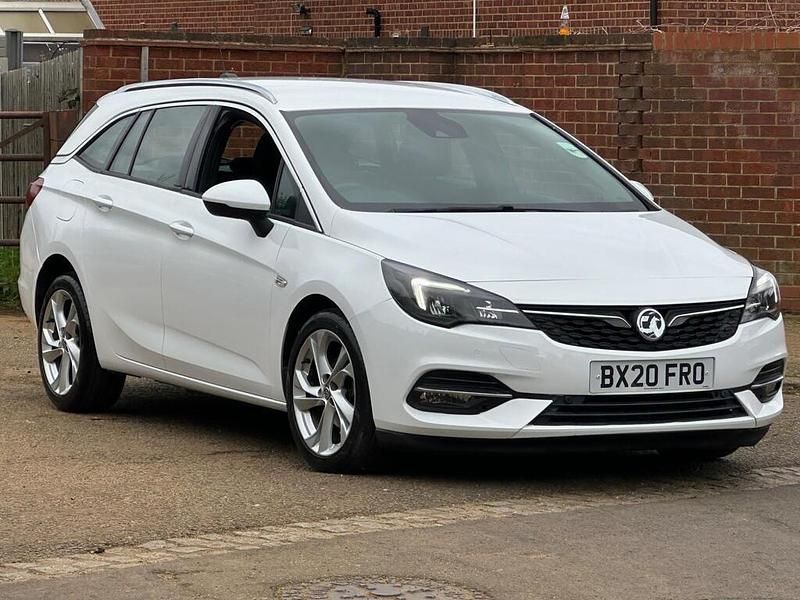 Used Vauxhall Astra SRi 145 HP (106 kW) 2021 White Estate
