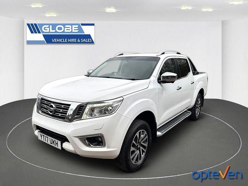 Używany Nissan Navara Tekna 190 KM (139 kW) 2017 Biały Pickup