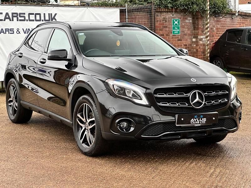 Used Mercedes GLA180 Urban 122 HP (89 kW) 2019 Black SUV