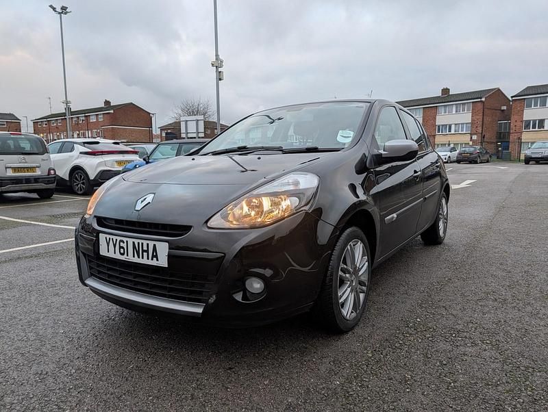 Used Renault Clio IV Dynamique 2012 Black Hatchback