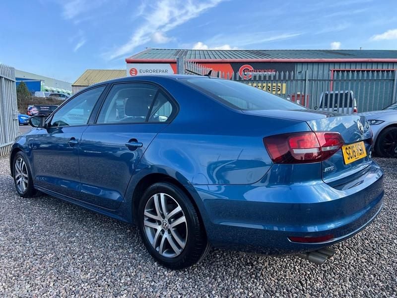 Used VW Jetta SE 150 HP (110 kW) 2016 Blue Sedan