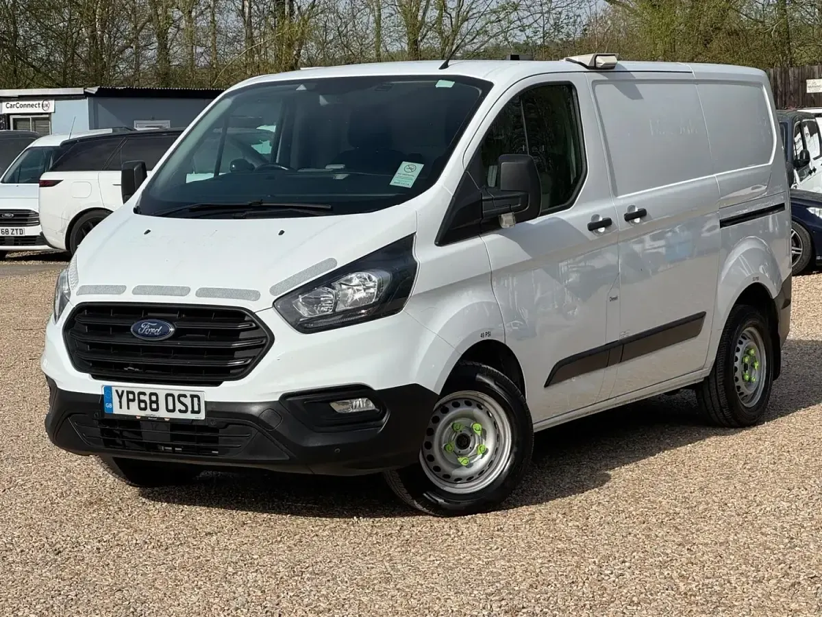 Used Ford Transit Custom 105 HP (77 kW) 2018 White Van
