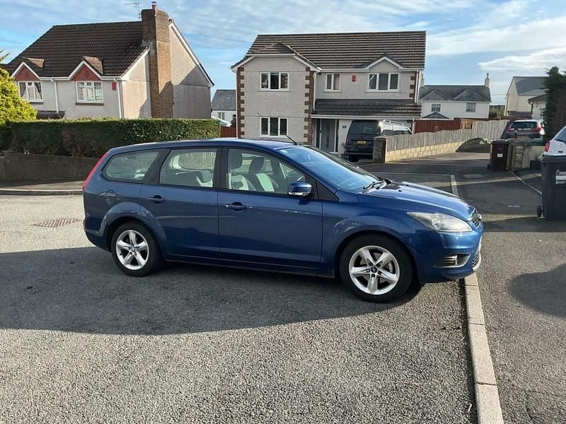 Blue Used 2009 Ford Focus Zetec Estate | £1,650 (Good price) - Image 1/4