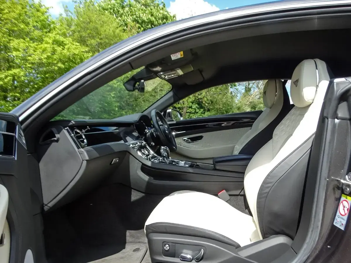 Used Bentley Continental 635 HP (467 kW) 2019 Grey Coupe