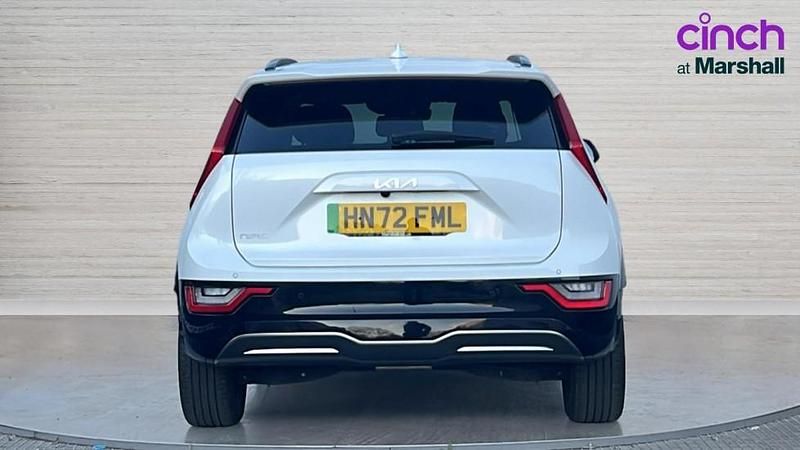 Used Kia e-Niro 150 kW (204 HP) 2022 White SUV