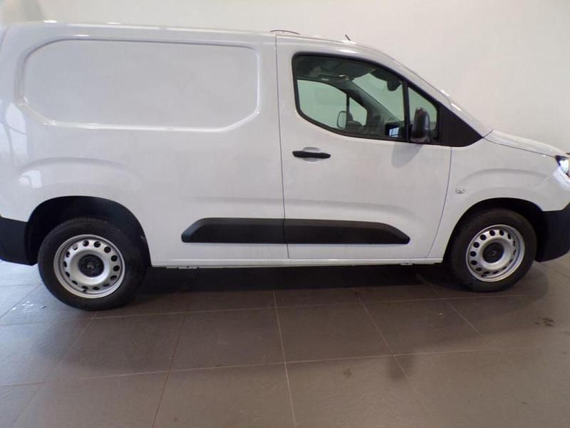 New Citroën Berlingo 101 HP (74 kW) 2025 White MPV