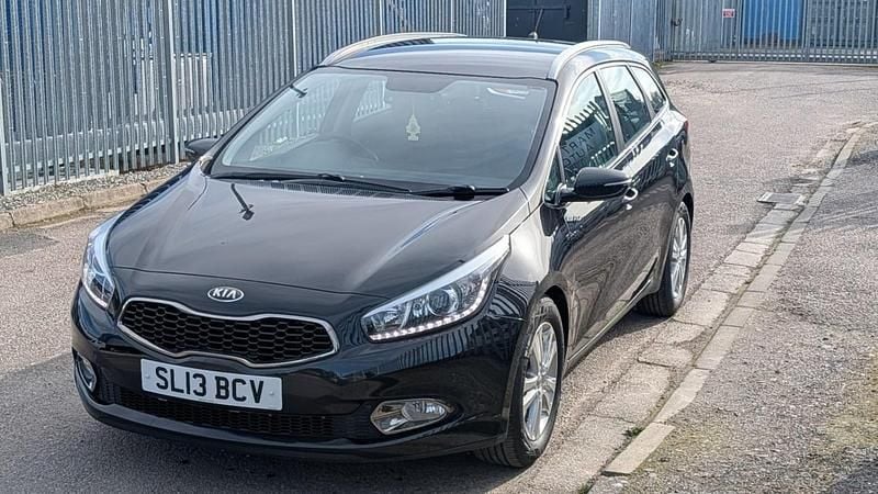 Used Kia Ceed 126 HP (92 kW) 2013 Black Hatchback