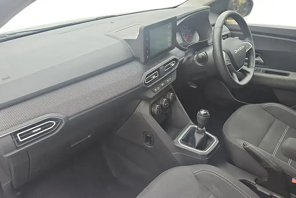 Used Dacia Sandero Expression 100 HP (73 kW) 2023 White Hatchback