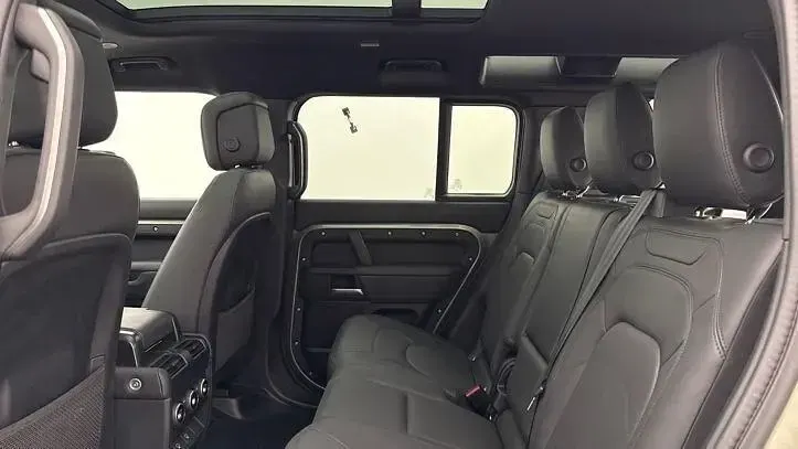 Używany Land Rover Defender HSE Dynamic 2025 Zielony SUV