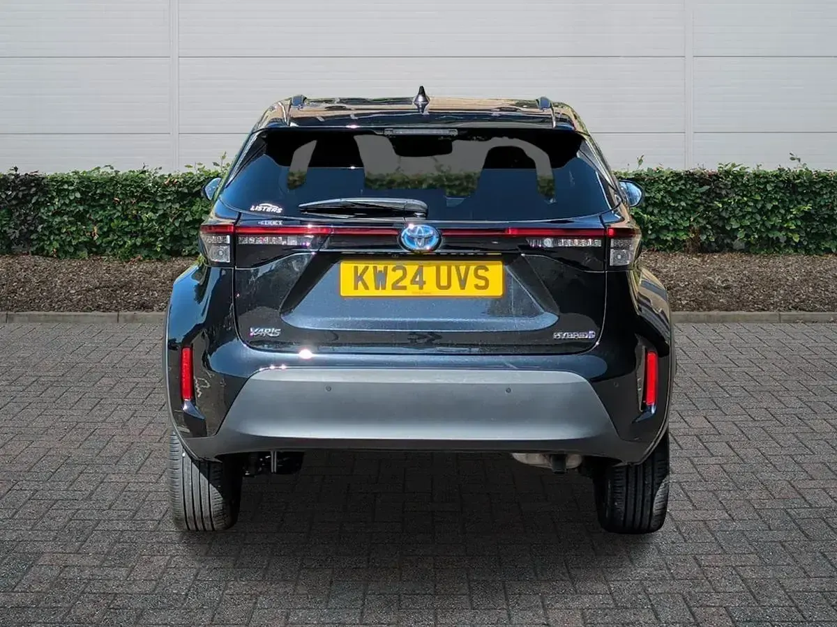 Used Toyota Yaris Hybrid 2024 Black Estate