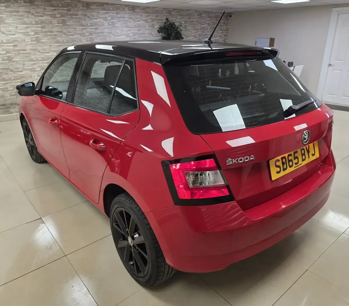 Used Skoda Fabia SE 90 HP (66 kW) 2015 Red Hatchback