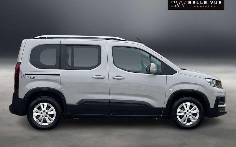 Second-hand Peugeot Rifter Allure 102 CP (75 kW) 2023 Monovolum