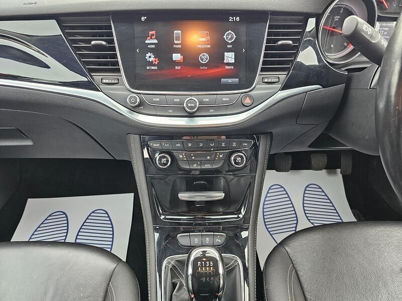 Used Vauxhall Astra Elite 136 HP (100 kW) 2017 Red Hatchback