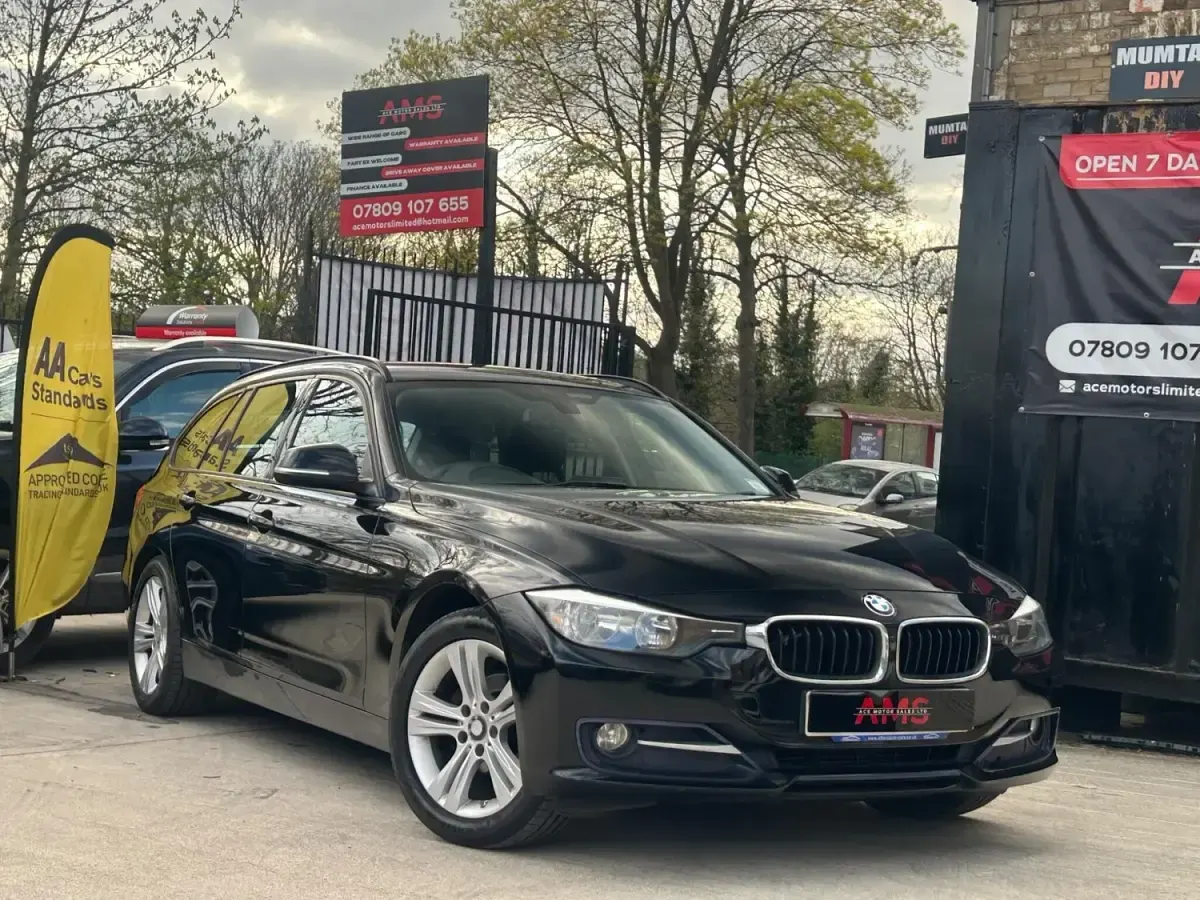 Begagnad BMW 318 Sport Line 2014 Svart Kombi