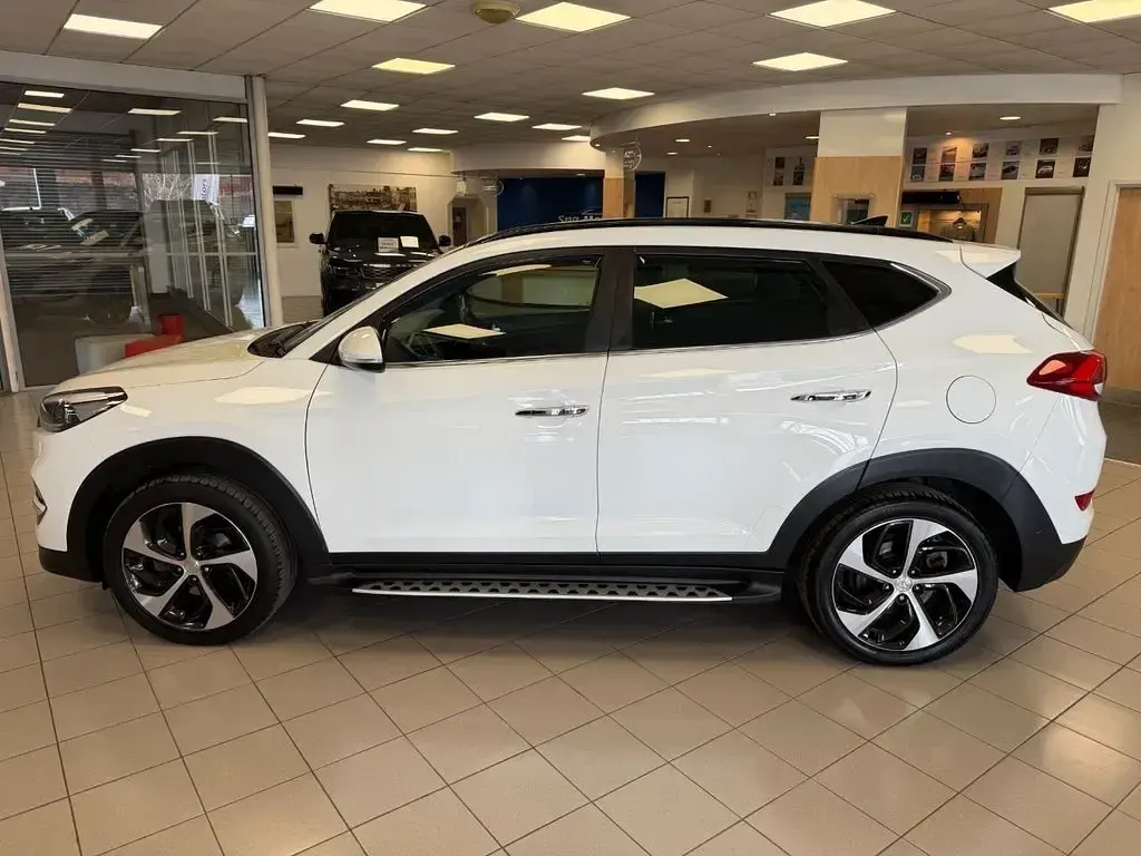 Used Hyundai Tucson Premium SE 136 HP (100 kW) 2017 White SUV