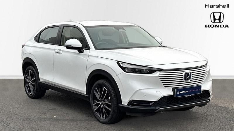 Platinum white Used 2023 Honda HR-V Elegance SUV | £20,625 (Fair price) - Image 1/4