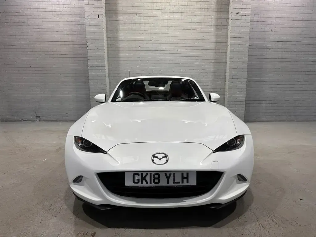 Used Mazda MX5 Inclusive 160 HP (117 kW) 2018 White Cabriolet
