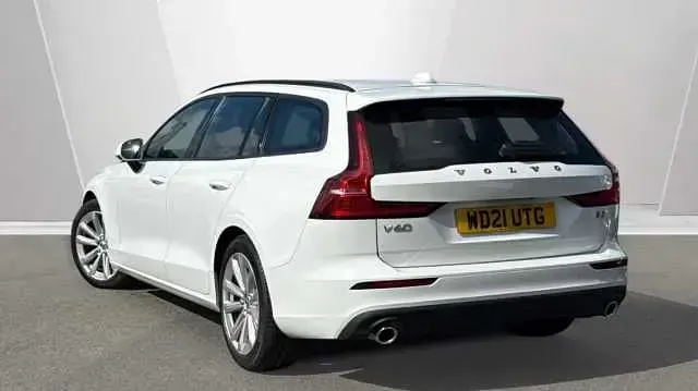 Second-hand Volvo V60 Momentum 161 CP (118 kW) 2022 Break