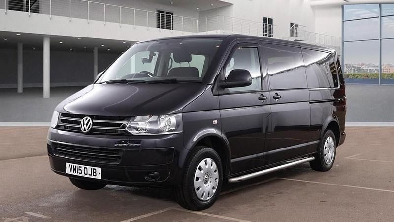 Used VW Shuttle SE 140 HP (102 kW) 2015 Black MPV