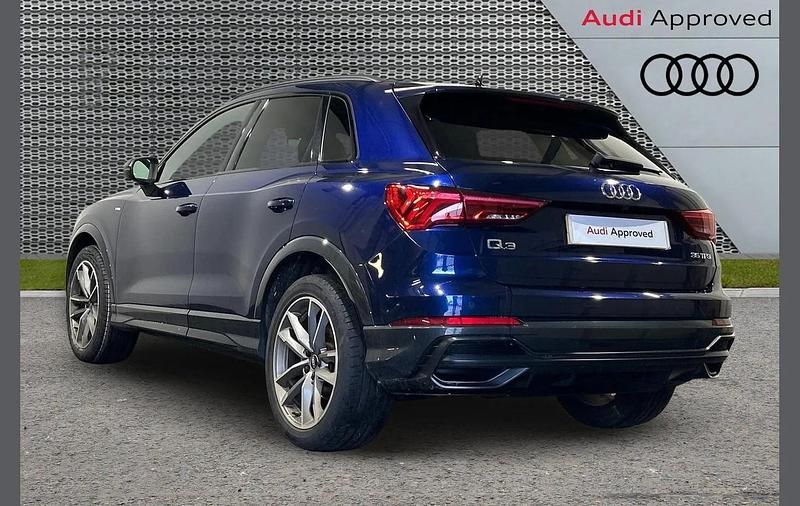 Used Audi Q3 Black Edition 150 HP (110 kW) 2022 Blue SUV