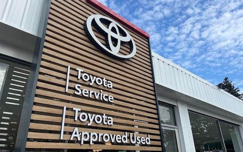 Used Toyota Yaris Sport 99 HP (72 kW) 2015 Hatchback