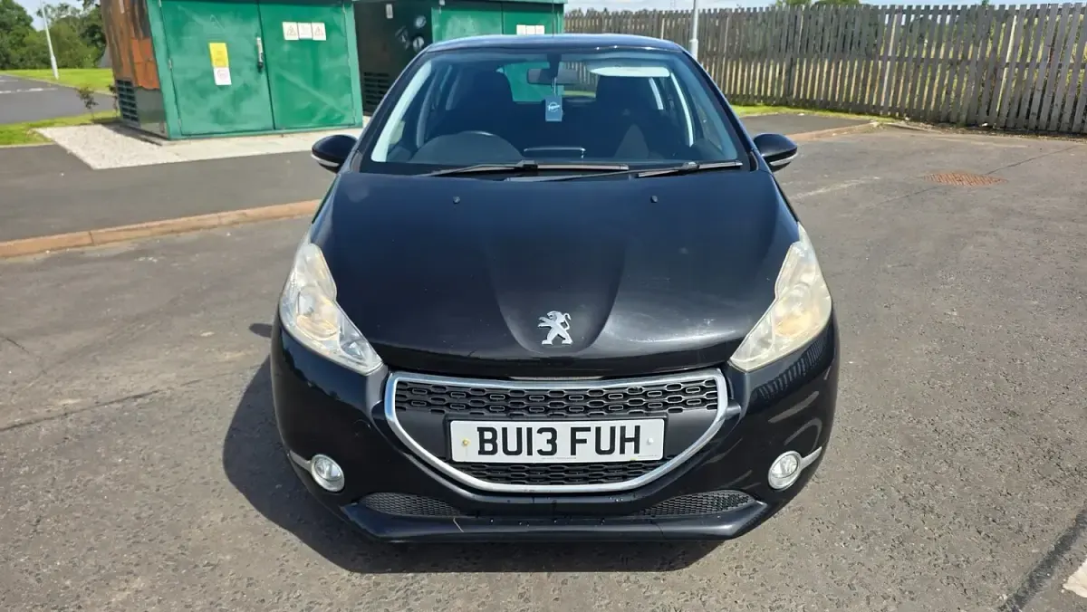 Used Peugeot 208 Active 68 HP (50 kW) 2013 Black Hatchback
