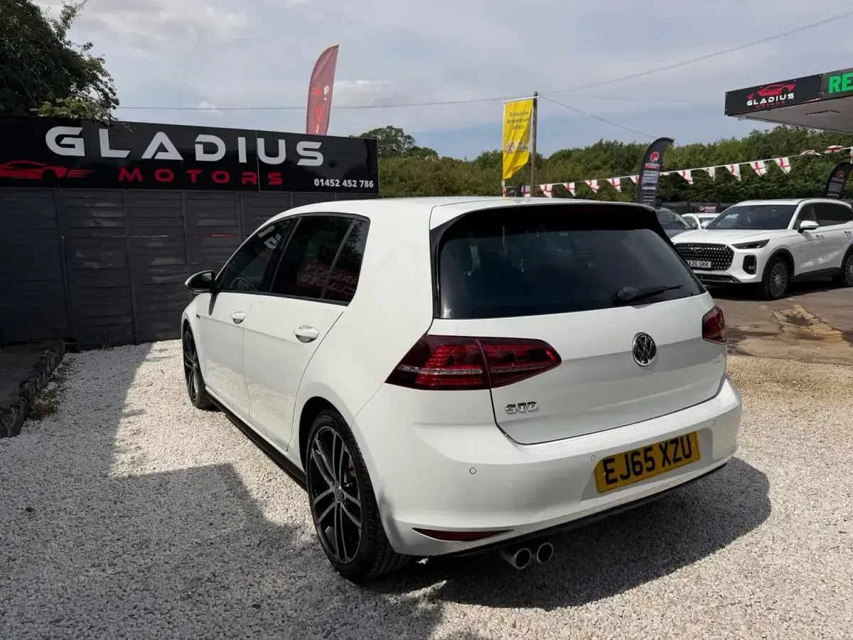 Used VW Golf VII GTD 2016 White Hatchback
