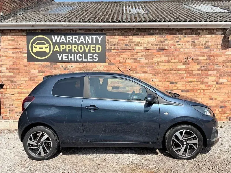 Used Peugeot 108 Allure 82 HP (60 kW) 2016 Blue Hatchback