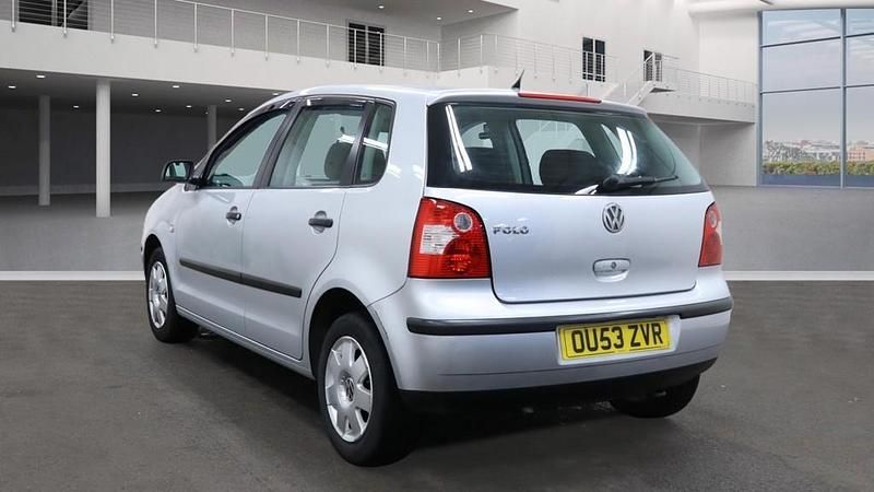 Used VW Polo 65 HP (47 kW) 2003 Silver Hatchback