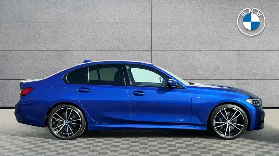 Begagnad BMW 330 M Sport 254 HK (186 kW) 2019 Blå