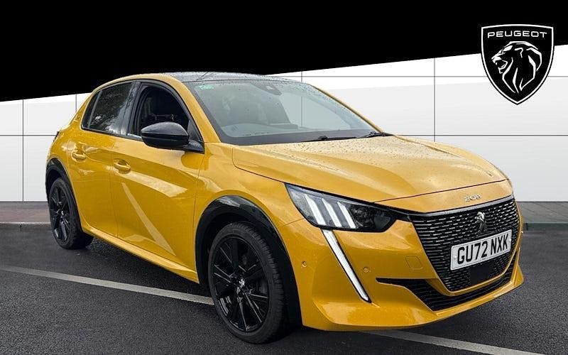Used Peugeot 208 Premium 131 HP (96 kW) 2022 Yellow Hatchback