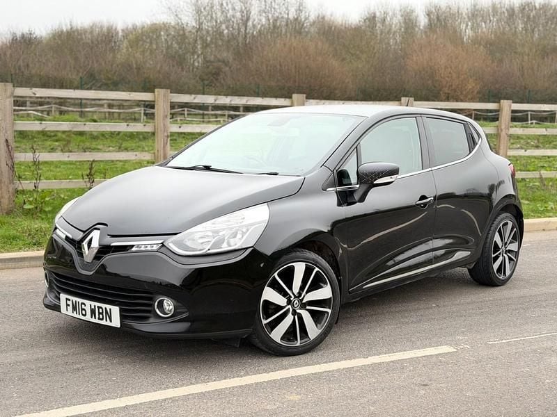 Used Renault Clio IV Iconic 90 HP (66 kW) 2016 Black Hatchback