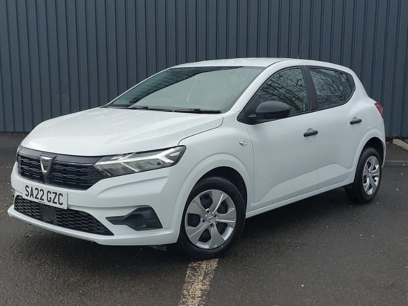 Used Dacia Sandero Essentiel 67 HP (49 kW) 2022 White Hatchback