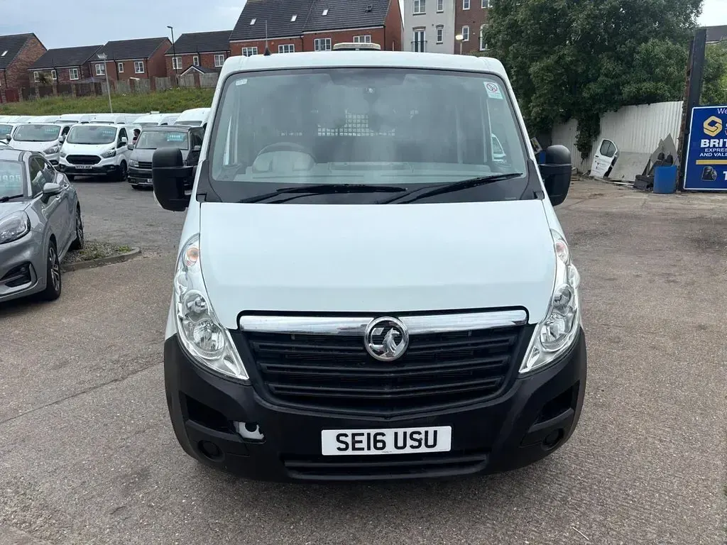 Used Vauxhall Movano 125 HP (91 kW) 2016 White MPV
