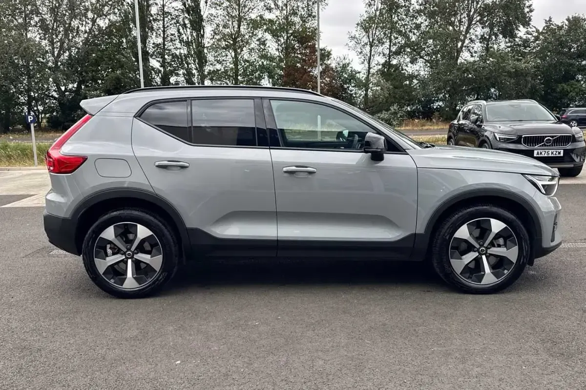 Used Volvo XC40 Plus 163 HP (119 kW) 2026 Grey SUV