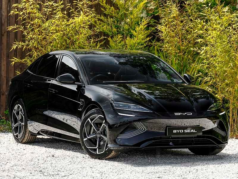 Black New 2025 BYD Seal Sedan | £47,295 (Fair price) - Image 1/4