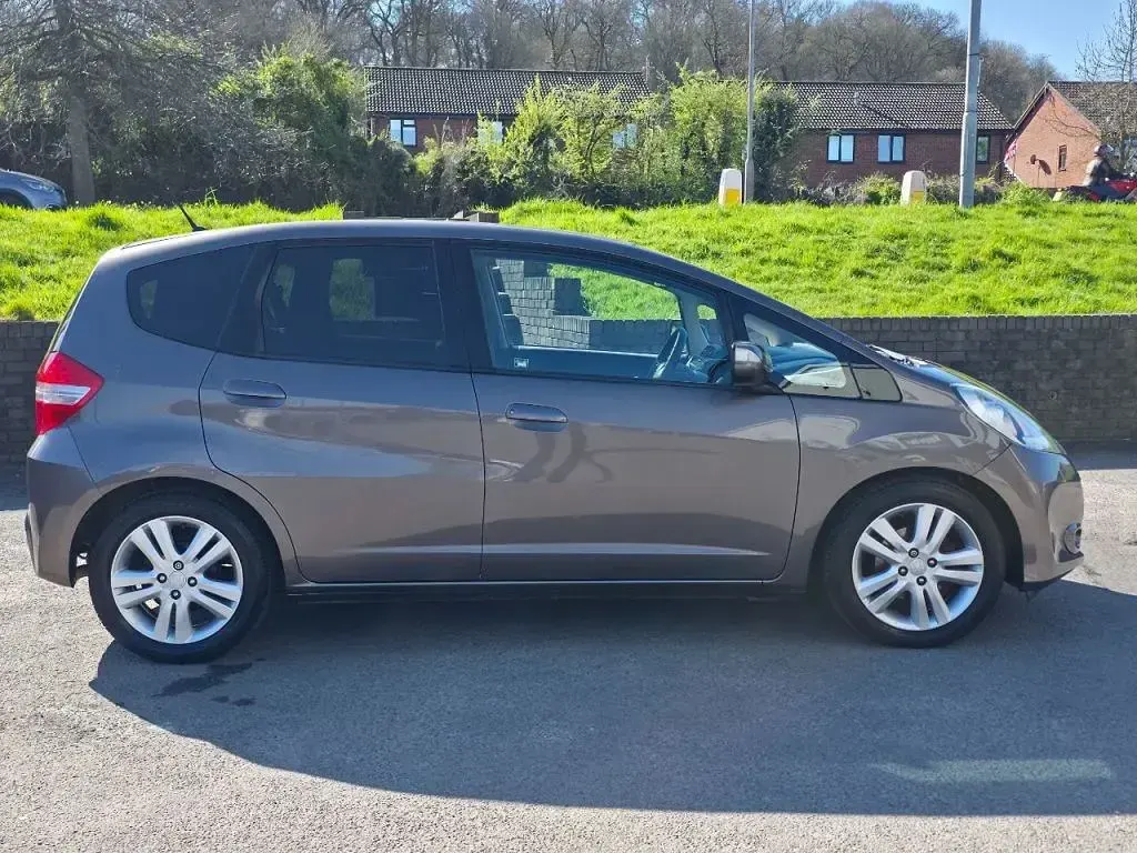Używany Honda Jazz EX 99 KM (72 kW) 2012 Brązowy Hatchback