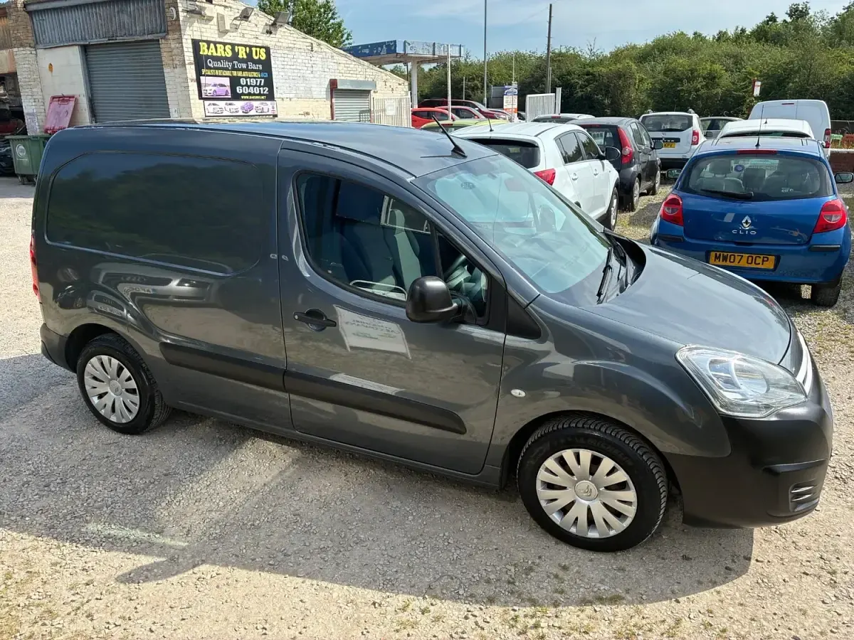Used Citroën Berlingo 75 HP (55 kW) 2017 Grey MPV