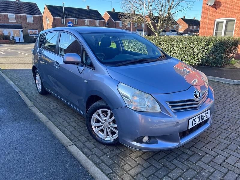 Used Toyota Verso 2010 Blue MPV