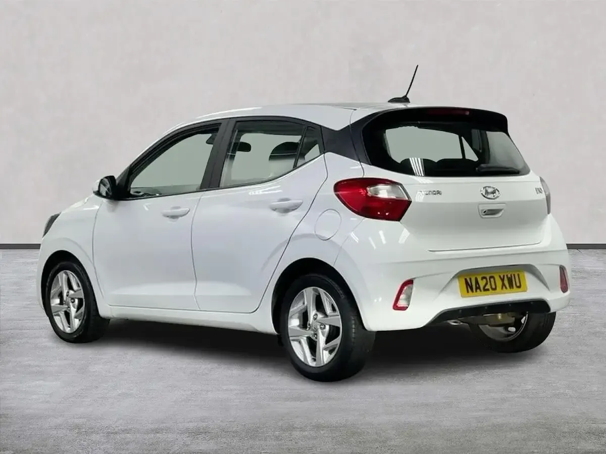 Used Hyundai i10 SE 67 HP (49 kW) 2020 White Hatchback