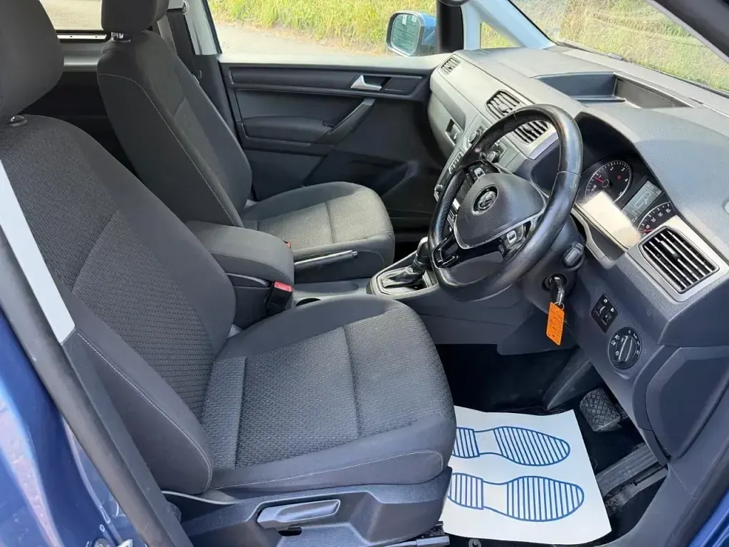 Used VW Caddy Maxi Life 122 HP (89 kW) 2020 Blue MPV