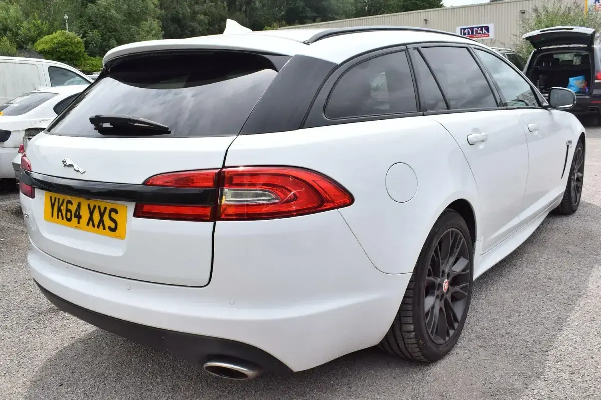 Used Jaguar XF R-Sport 200 HP (147 kW) 2014 White Estate