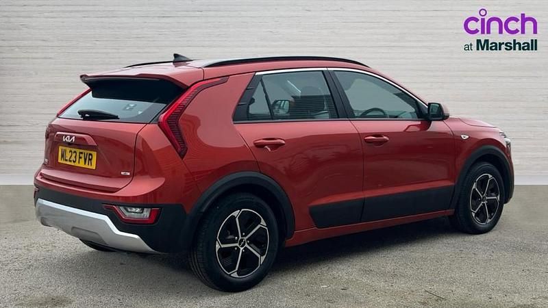 Used Kia Niro 139 HP (102 kW) 2023 Orange SUV