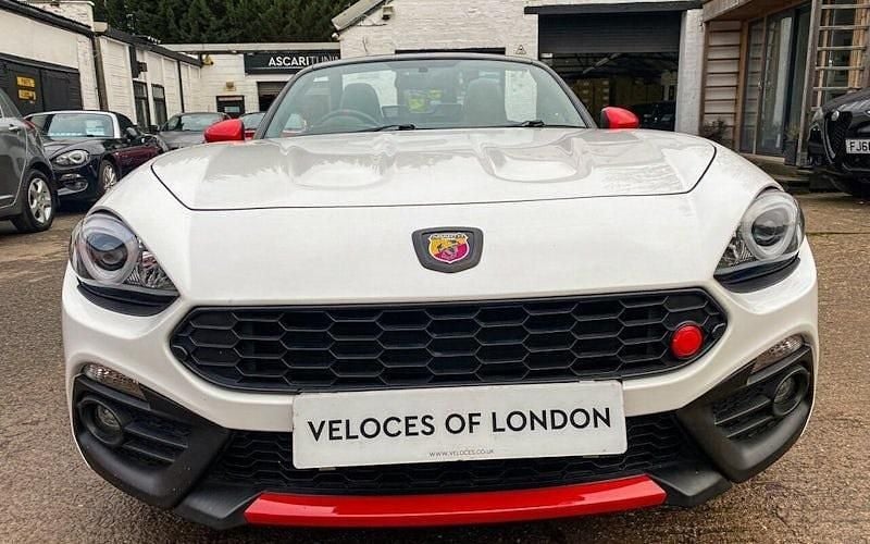 Used Abarth 124 Spider 170 HP (125 kW) 2018 White Cabriolet