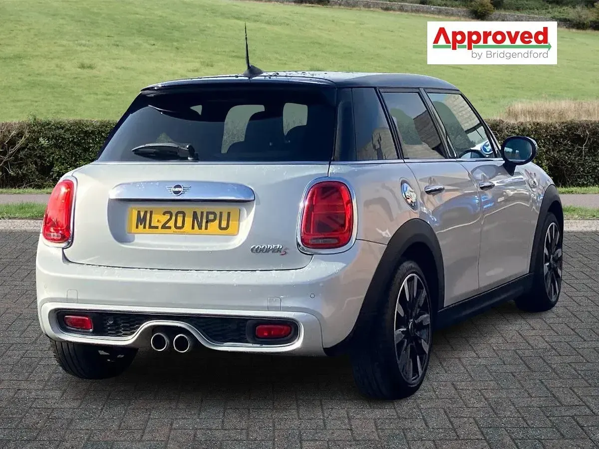 Usado Mini Cooper S Exclusive 2020 Prateado Citadino