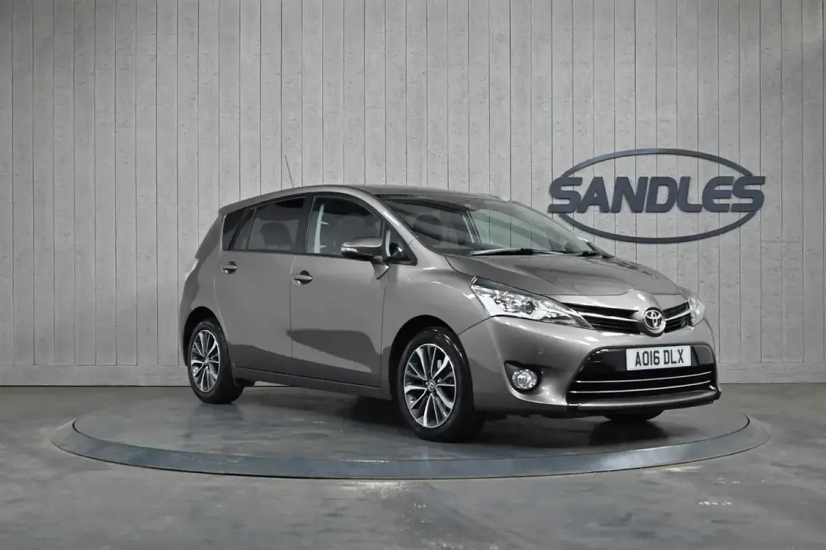Used Toyota Verso Design 147 HP (108 kW) 2016 MPV