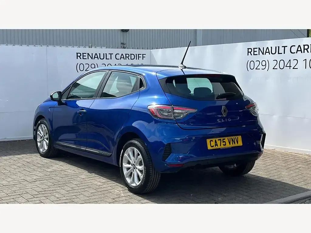 Used Renault Clio Evolution 90 HP (66 kW) 2025 Blue Hatchback