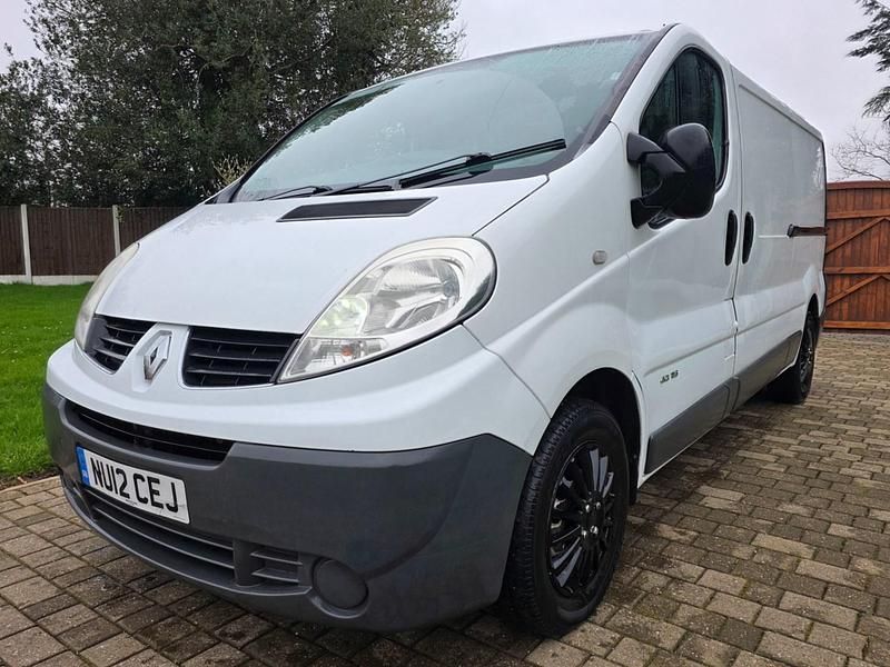 Used Renault Trafic 115 HP (84 kW) 2012 White MPV