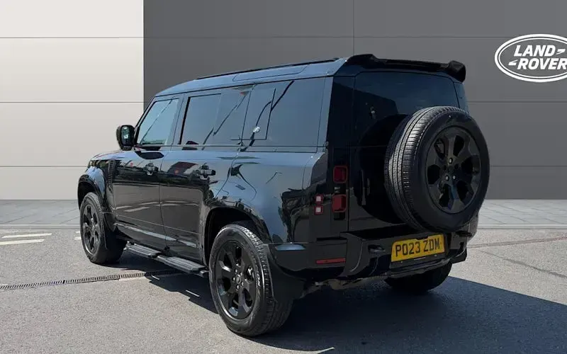 Used Land Rover Defender HSE Dynamic 249 HP (183 kW) 2025 SUV