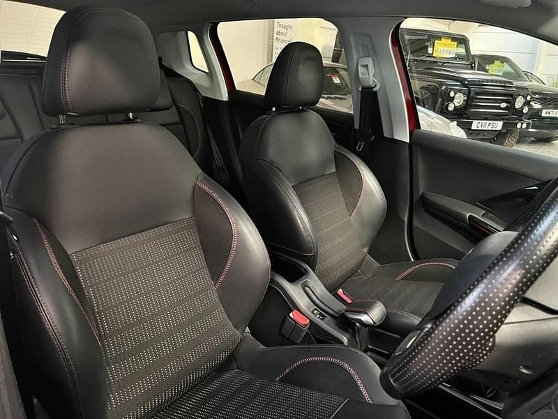 Begagnad Peugeot 2008 GT-line 100 HK (73 kW) 2019 Röd SUV